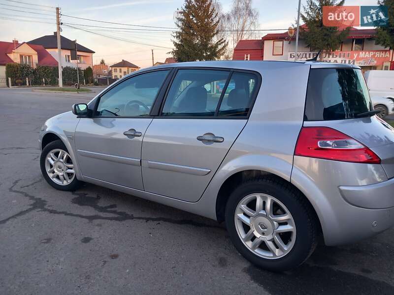 Хэтчбек Renault Megane 2008 в Городке