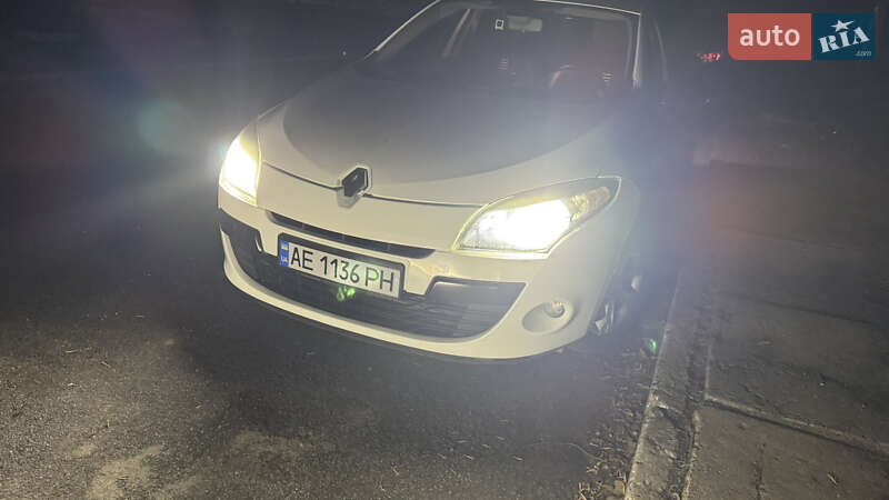 Хетчбек Renault Megane 2011 в Кам'янському