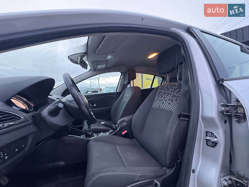 Хэтчбек Renault Megane 2013 в Стрые фото 37 Хэтчбек Renault Megane 2013 в Стрые