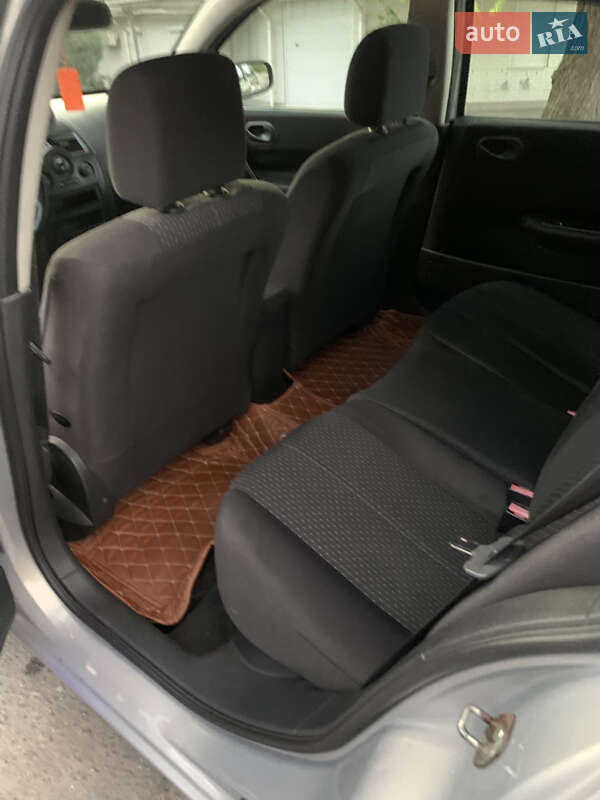 Универсал Renault Megane 2004 в Каменском