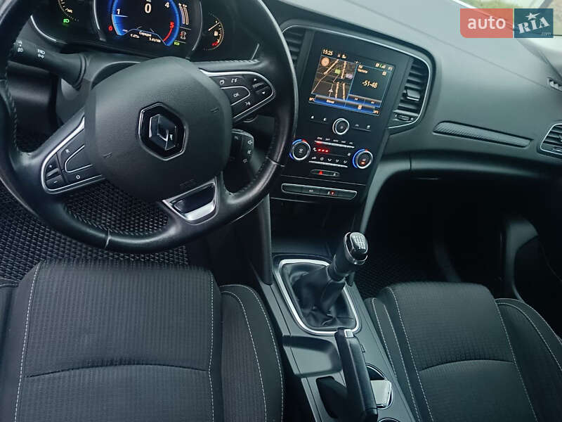 Хэтчбек Renault Megane 2017 в Александрие фото 11 Хэтчбек Renault Megane 2017 в Александрие