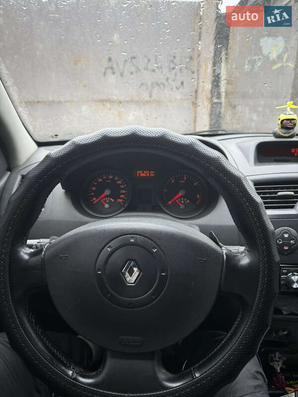 Седан Renault Megane 2004 в Сумах