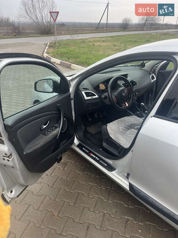 Хэтчбек Renault Megane 2010 в Горбовой фото 9 Хэтчбек Renault Megane 2010 в Горбовой