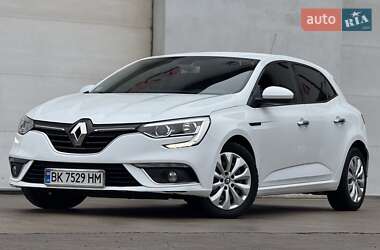 Хетчбек Renault Megane 2016 в Сарнах