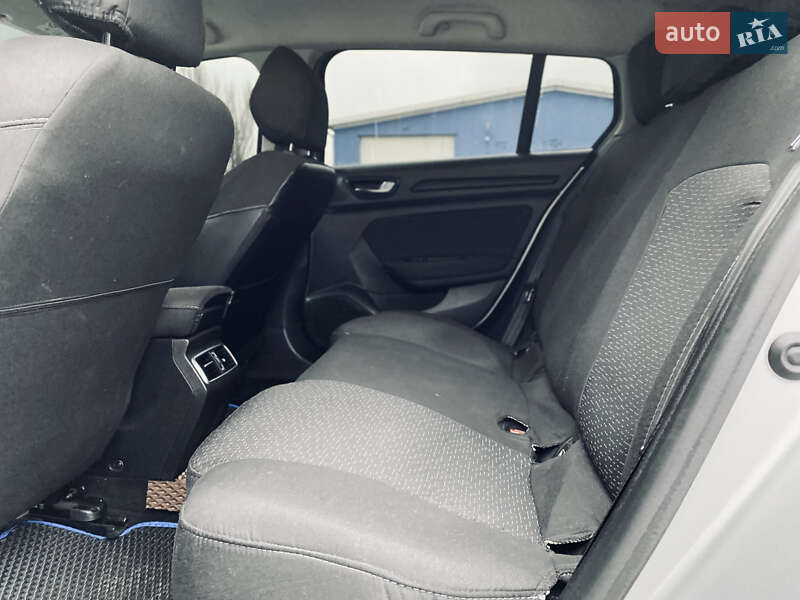 Універсал Renault Megane 2017 в Києві фото 31 Універсал Renault Megane 2017 в Києві