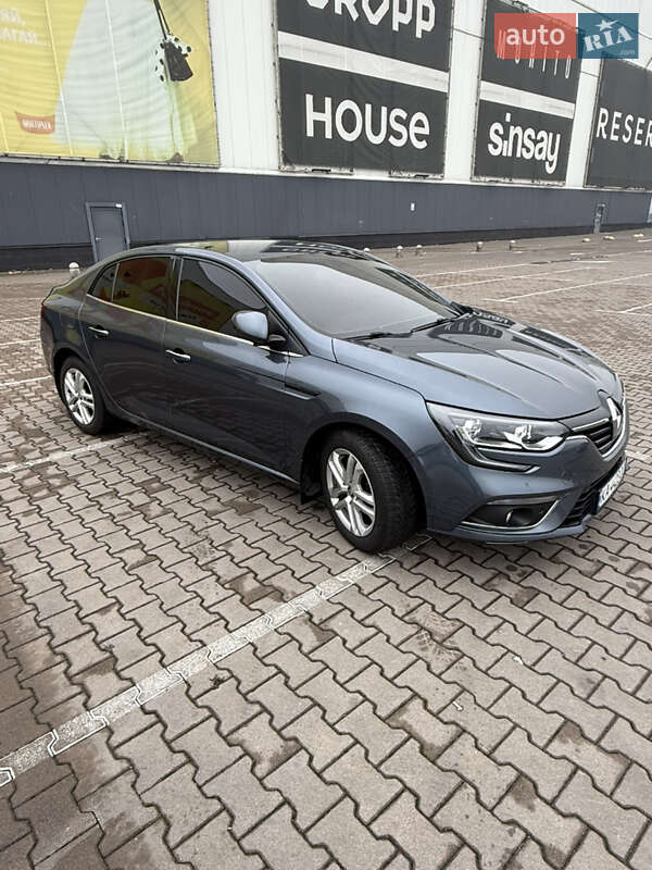 Седан Renault Megane 2017 в Киеве фото 5 Седан Renault Megane 2017 в Киеве