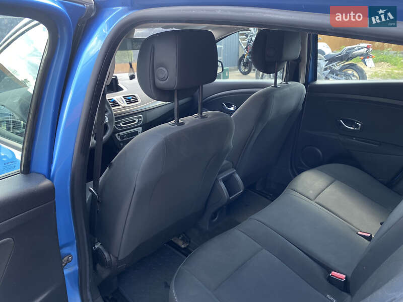 Хэтчбек Renault Megane 2012 в Коростене