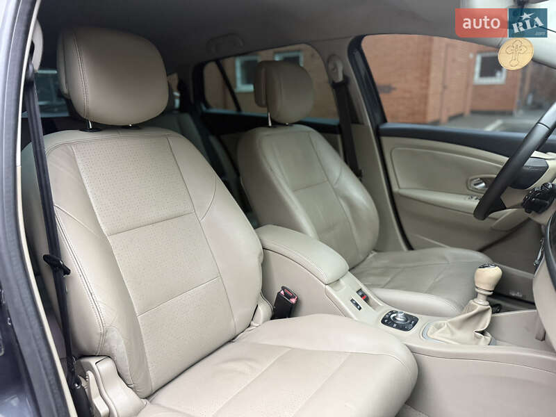 Універсал Renault Megane 2010 в Дніпрі фото 12 Універсал Renault Megane 2010 в Дніпрі