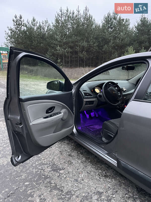 Універсал Renault Megane 2011 в Охтирці фото 13 Універсал Renault Megane 2011 в Охтирці