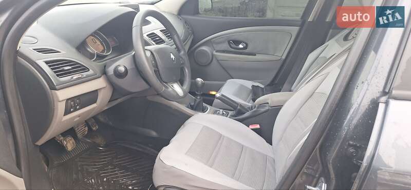 Хетчбек Renault Megane 2010 в Новій Ушиці фото 3 Хетчбек Renault Megane 2010 в Новій Ушиці