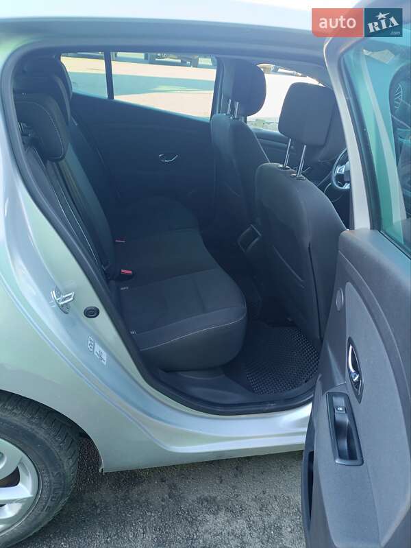 Хэтчбек Renault Megane 2012 в Ровно фото 10 Хэтчбек Renault Megane 2012 в Ровно