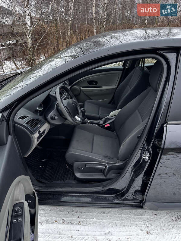 Хэтчбек Renault Megane 2012 в Киеве фото 14 Хэтчбек Renault Megane 2012 в Киеве