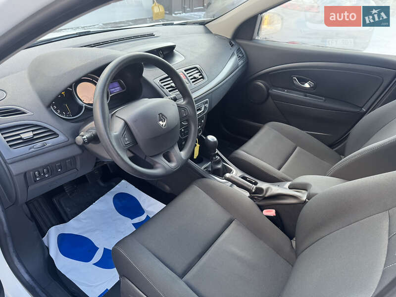 Хетчбек Renault Megane 2011 в Радивиліві фото 39 Хетчбек Renault Megane 2011 в Радивиліві