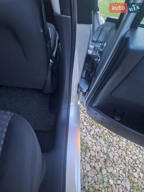 Хетчбек Renault Megane 2005 в Калуші фото 14 Хетчбек Renault Megane 2005 в Калуші