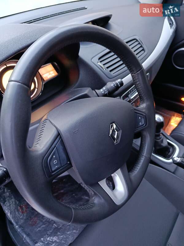 Універсал Renault Megane 2011 в Полтаві фото 37 Універсал Renault Megane 2011 в Полтаві