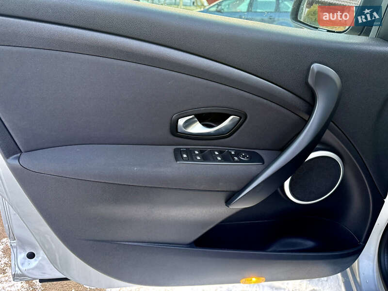 Универсал Renault Megane 2011 в Ровно фото 15 Универсал Renault Megane 2011 в Ровно