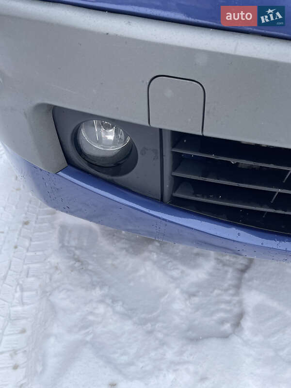 Хэтчбек Renault Megane 2004 в Каменском фото 13 Хэтчбек Renault Megane 2004 в Каменском