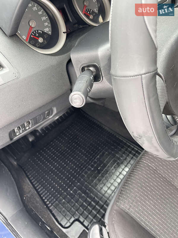 Хэтчбек Renault Megane 2004 в Каменском фото 23 Хэтчбек Renault Megane 2004 в Каменском