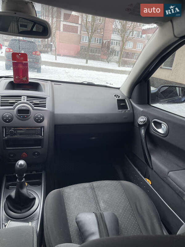 Хэтчбек Renault Megane 2004 в Каменском фото 36 Хэтчбек Renault Megane 2004 в Каменском
