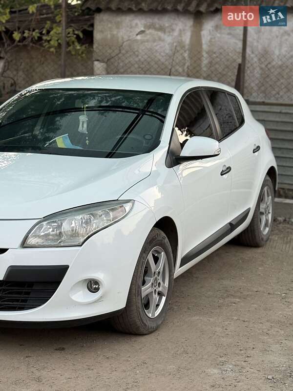 Хэтчбек Renault Megane 2012 в Веселинове