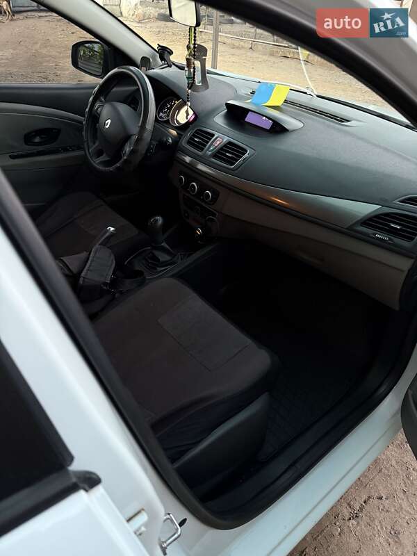 Хэтчбек Renault Megane 2012 в Веселинове