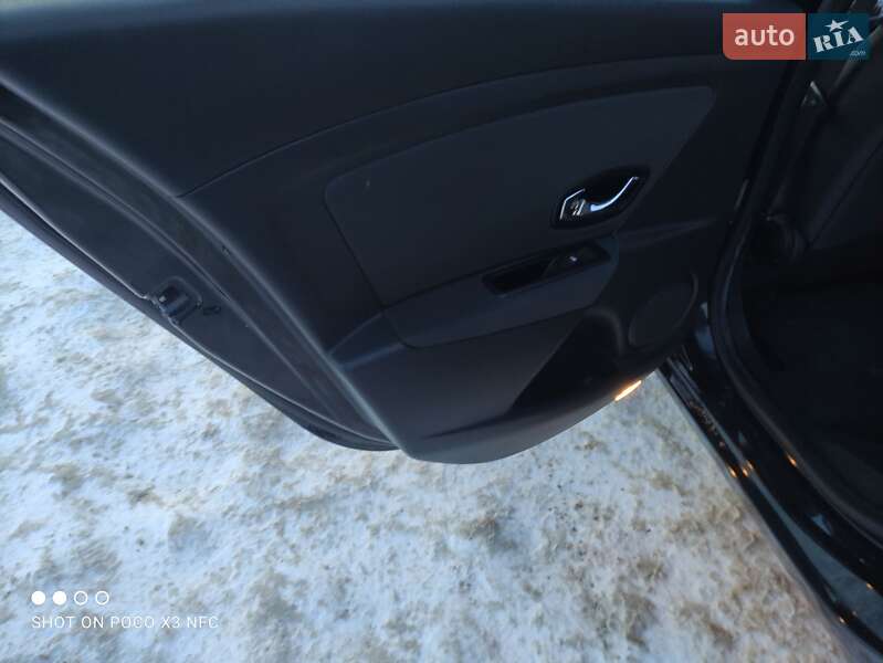 Универсал Renault Megane 2012 в Змиеве фото 47 Универсал Renault Megane 2012 в Змиеве