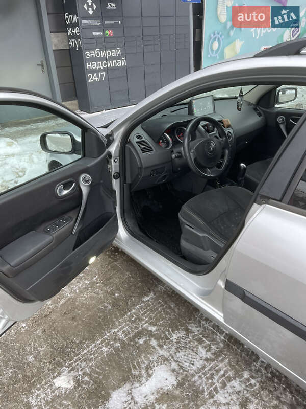 Универсал Renault Megane 2005 в Киеве фото 11 Универсал Renault Megane 2005 в Киеве