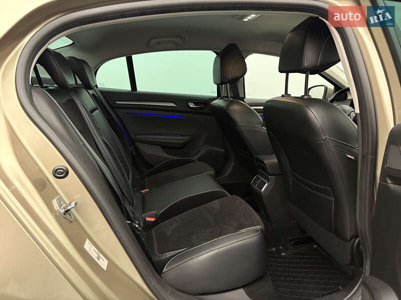 Седан Renault Megane 2017 в Киеве фото 23 Седан Renault Megane 2017 в Киеве