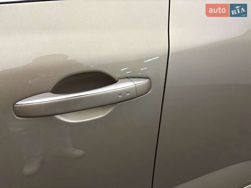 Седан Renault Megane 2017 в Киеве фото 9 Седан Renault Megane 2017 в Киеве