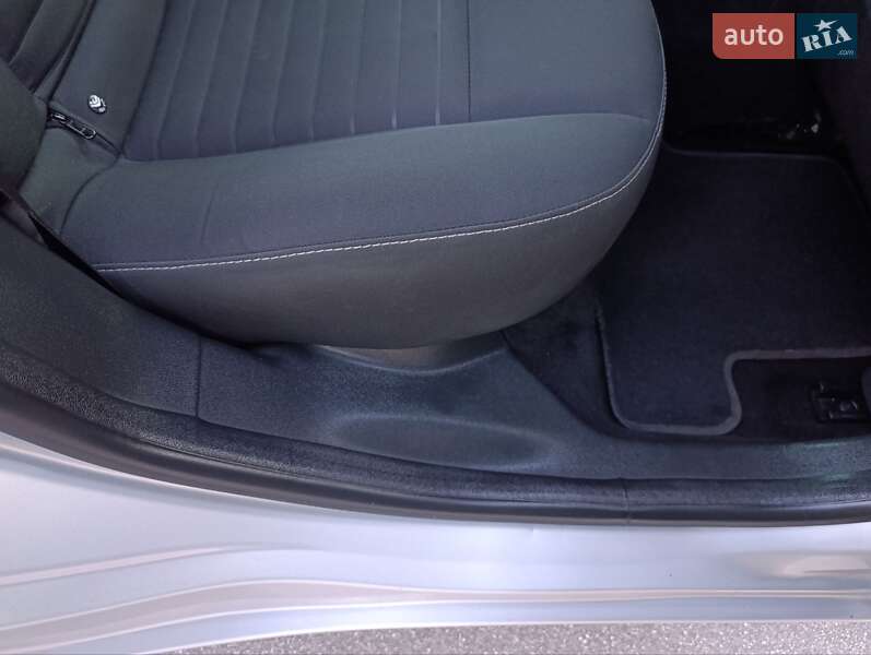 Универсал Renault Megane 2016 в Киеве фото 37 Универсал Renault Megane 2016 в Киеве