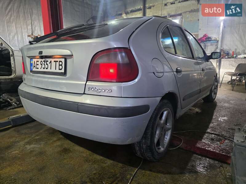 Хэтчбек Renault Megane 2001 в Днепре