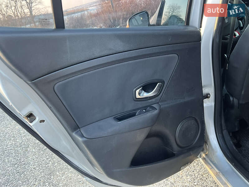 Хэтчбек Renault Megane 2010 в Кицмани