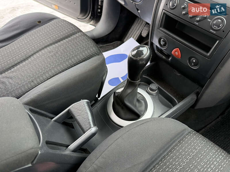 Хэтчбек Renault Megane 2006 в Звягеле фото 26 Хэтчбек Renault Megane 2006 в Звягеле