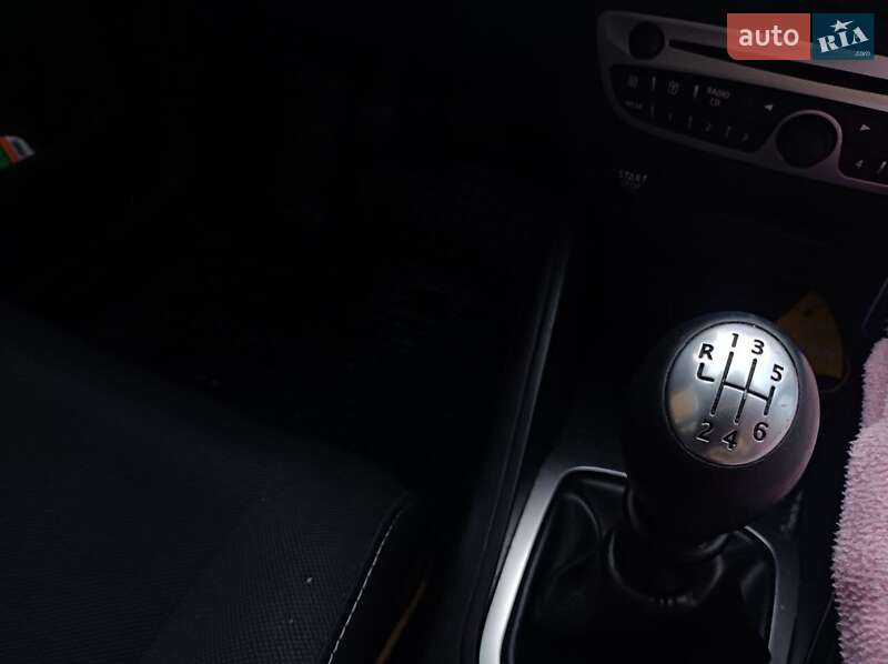 Универсал Renault Megane 2010 в Ракитном фото 41 Универсал Renault Megane 2010 в Ракитном