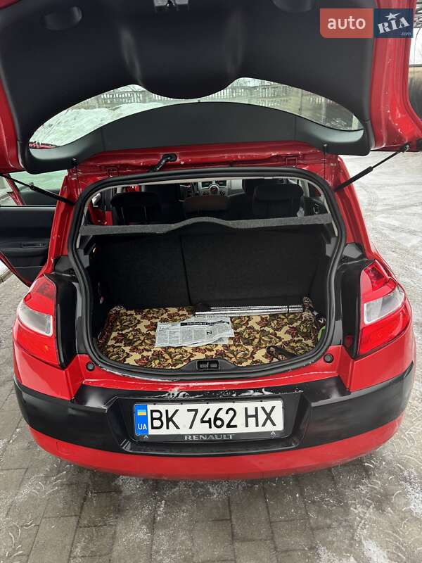 Хэтчбек Renault Megane 2004 в Костополе