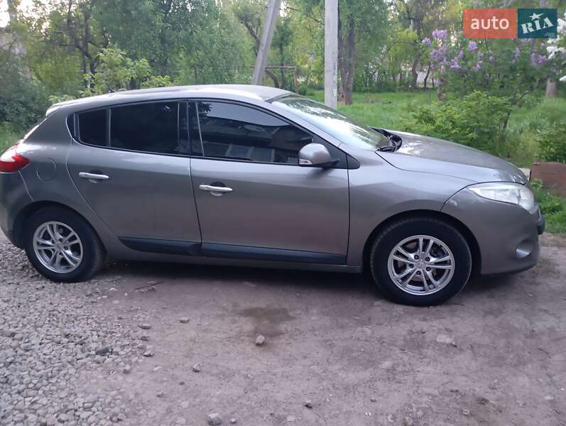 Хэтчбек Renault Megane 2010 в Кривом Роге