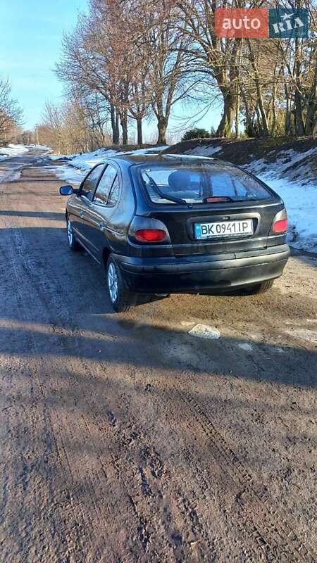 Хэтчбек Renault Megane 1996 в Остроге фото 7 Хэтчбек Renault Megane 1996 в Остроге