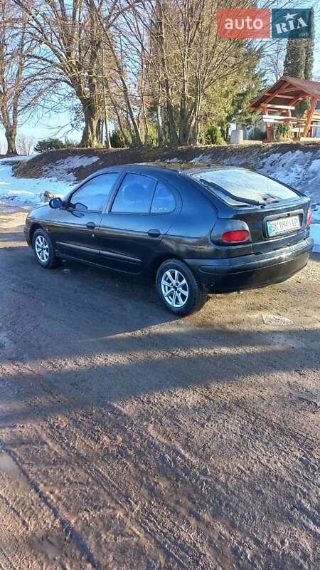 Хэтчбек Renault Megane 1996 в Остроге фото 16 Хэтчбек Renault Megane 1996 в Остроге