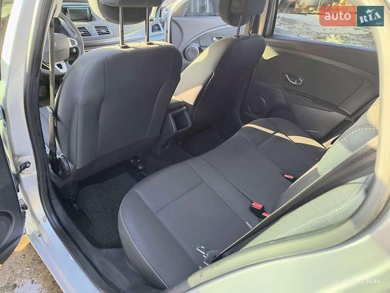 Универсал Renault Megane 2012 в Краснограде фото 13 Универсал Renault Megane 2012 в Краснограде