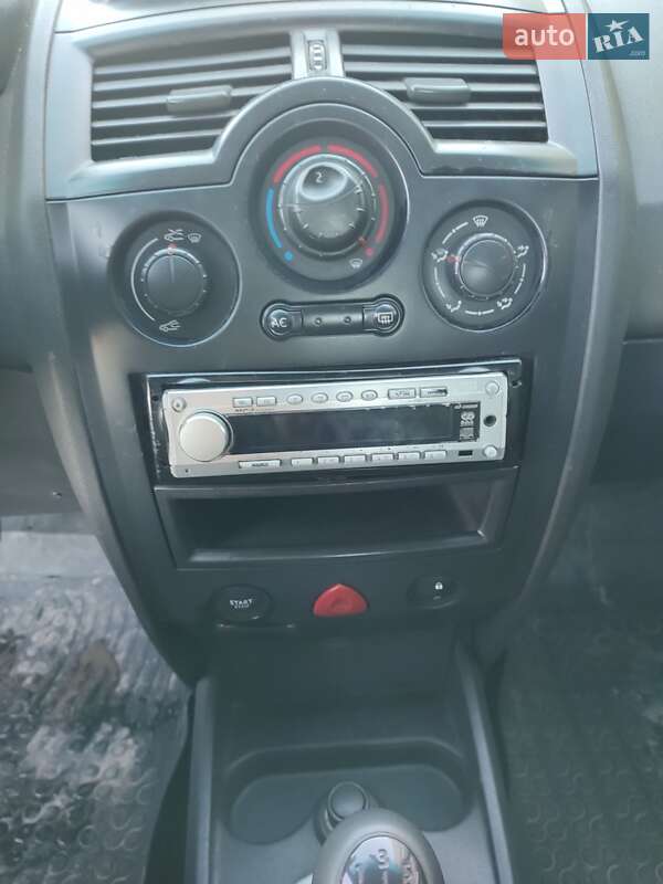 Седан Renault Megane 2006 в Остроге
