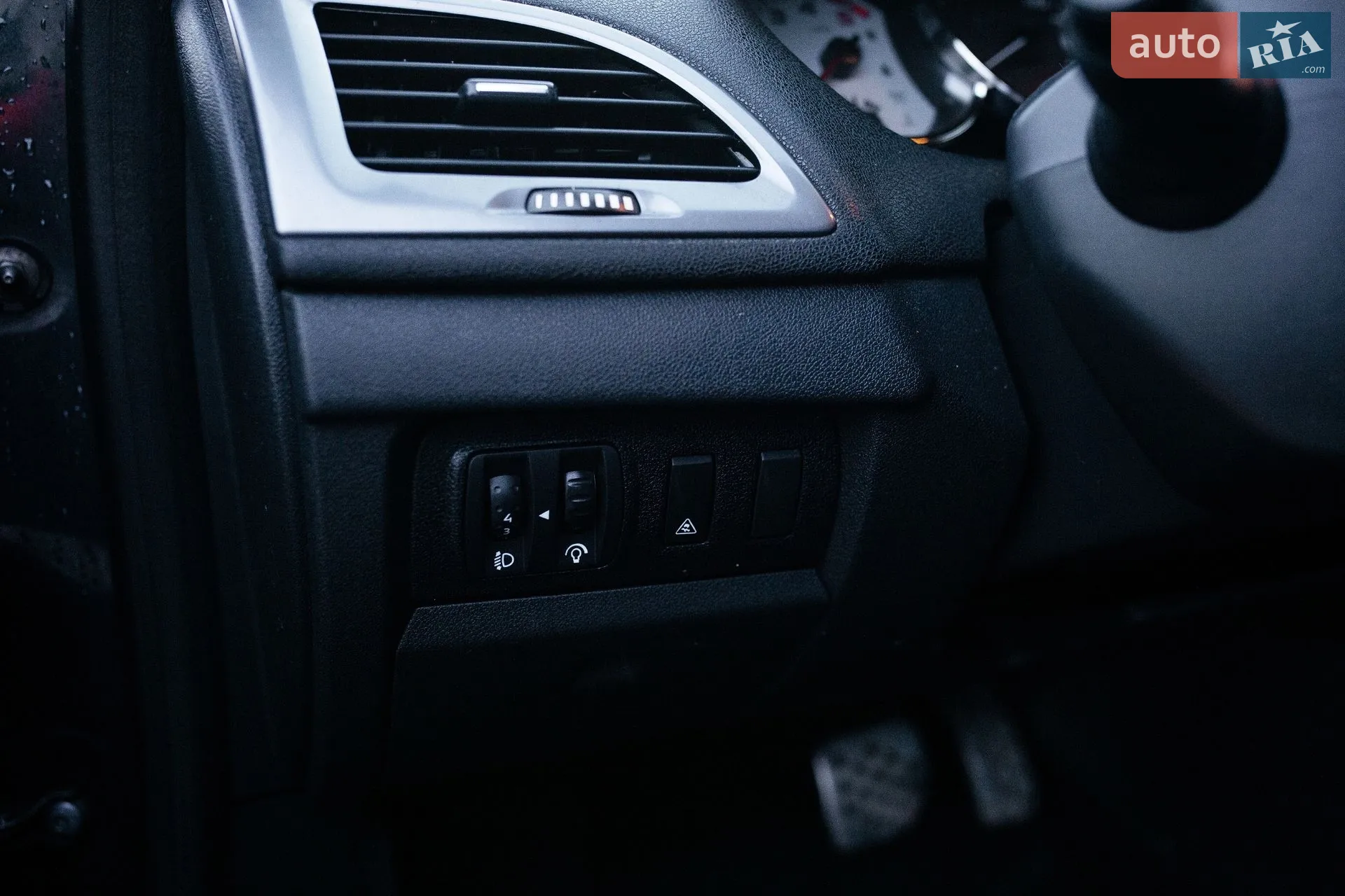 2010 Renault Megane - мініатюра 47