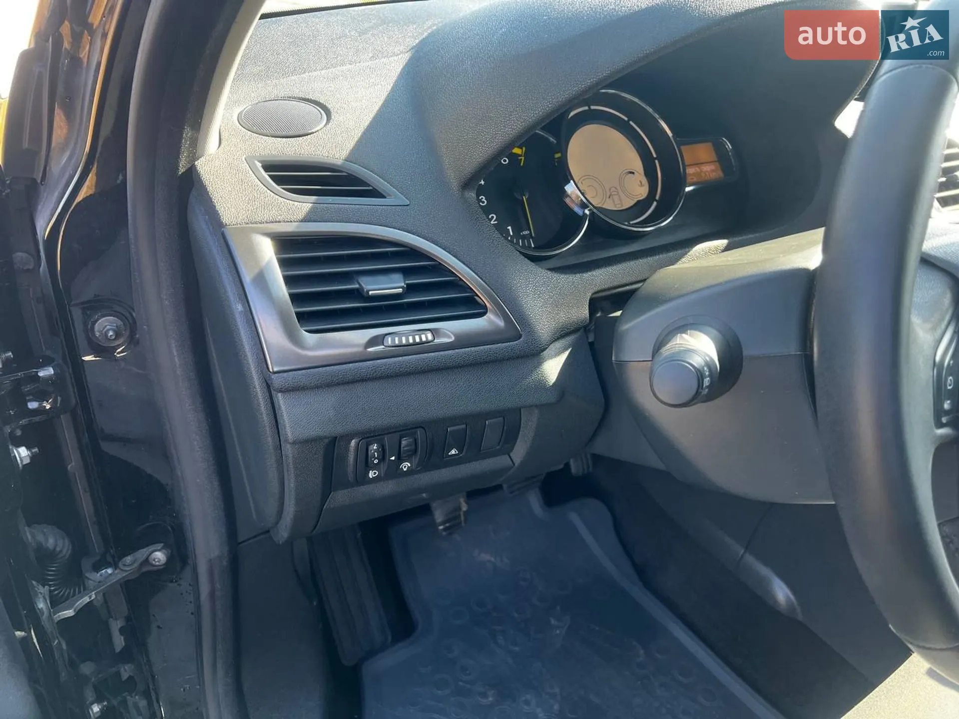 2012 Renault Megane - мініатюра 17
