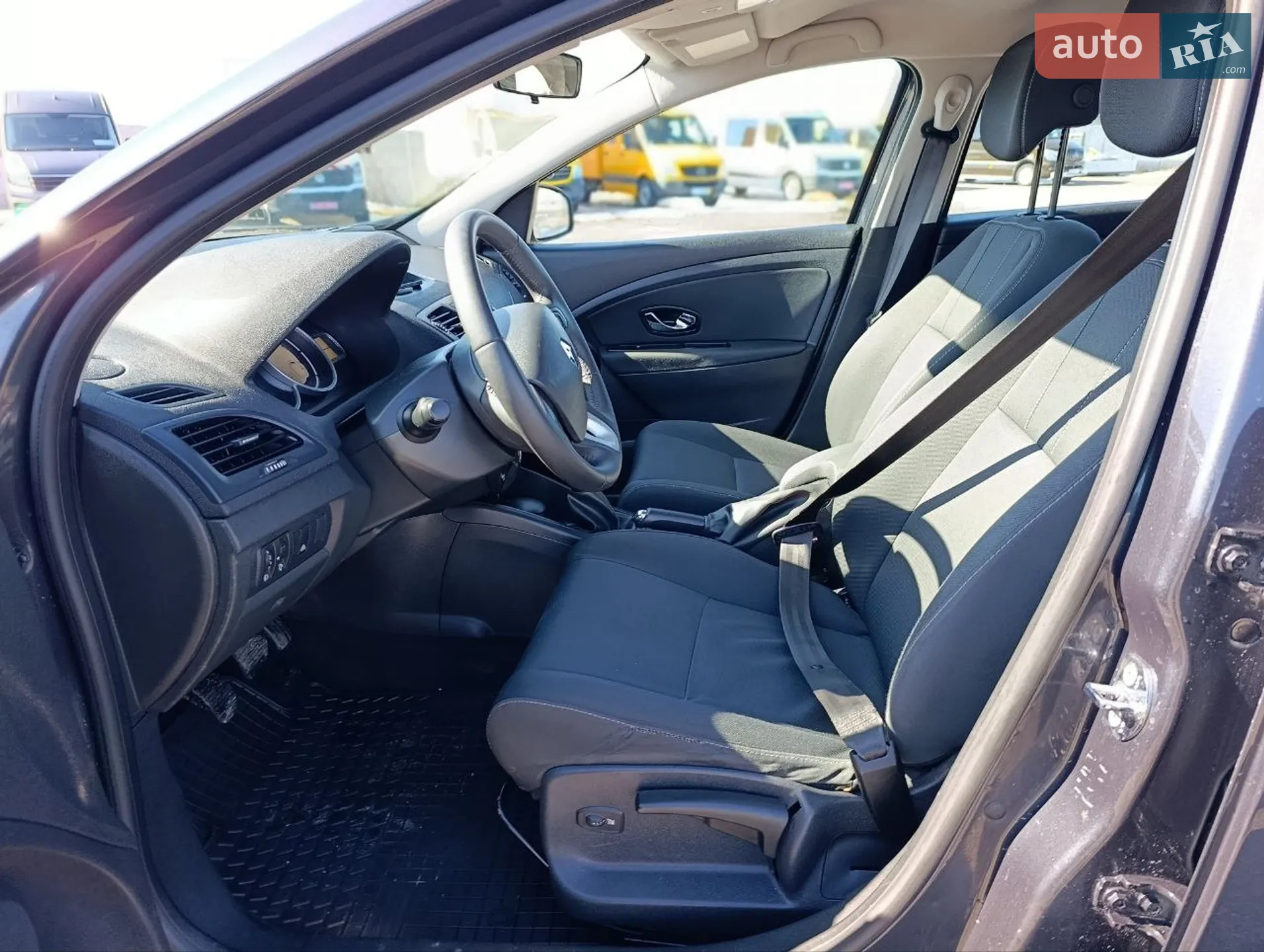 2012 Renault Megane - мініатюра 12