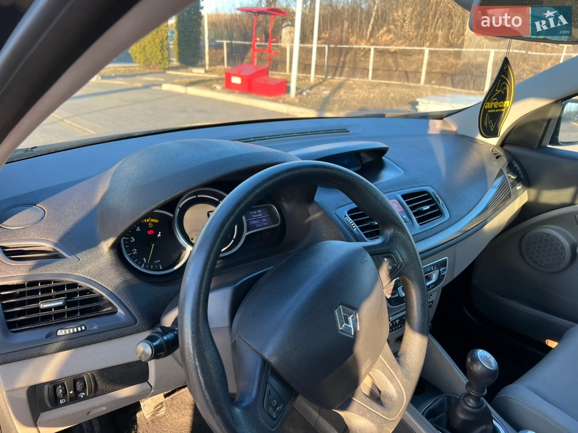 2010 Renault Megane - мініатюра 15