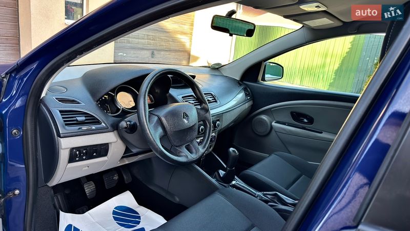 Хэтчбек Renault Megane 2012 в Хороле фото 29 Хэтчбек Renault Megane 2012 в Хороле