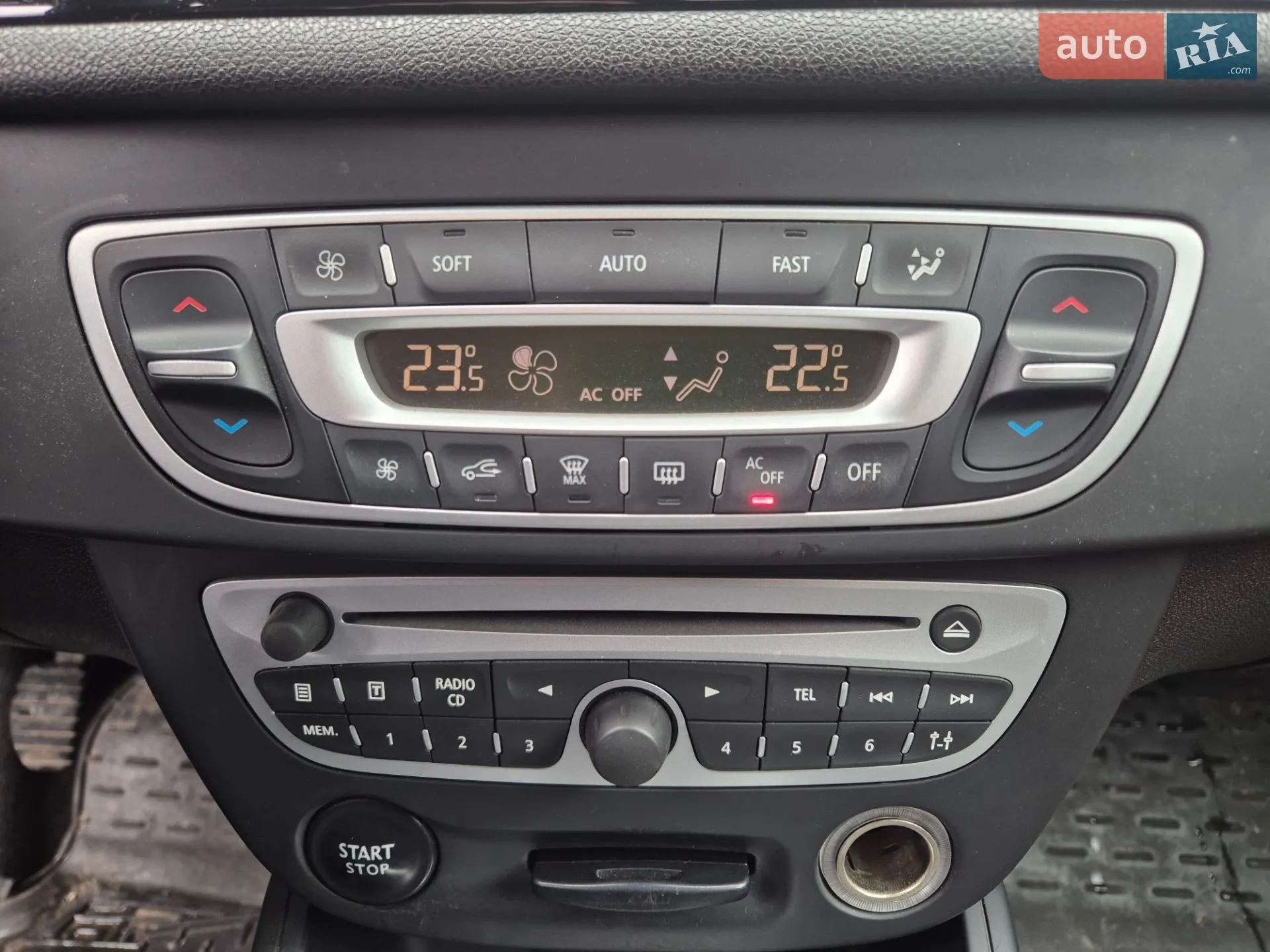 2012 Renault Megane - мініатюра 29