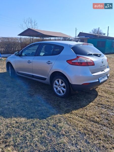 Хетчбек Renault Megane 2011 в Валках
