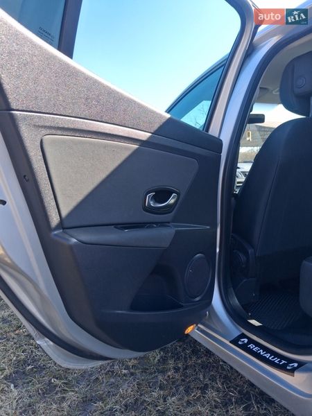 Хетчбек Renault Megane 2011 в Валках