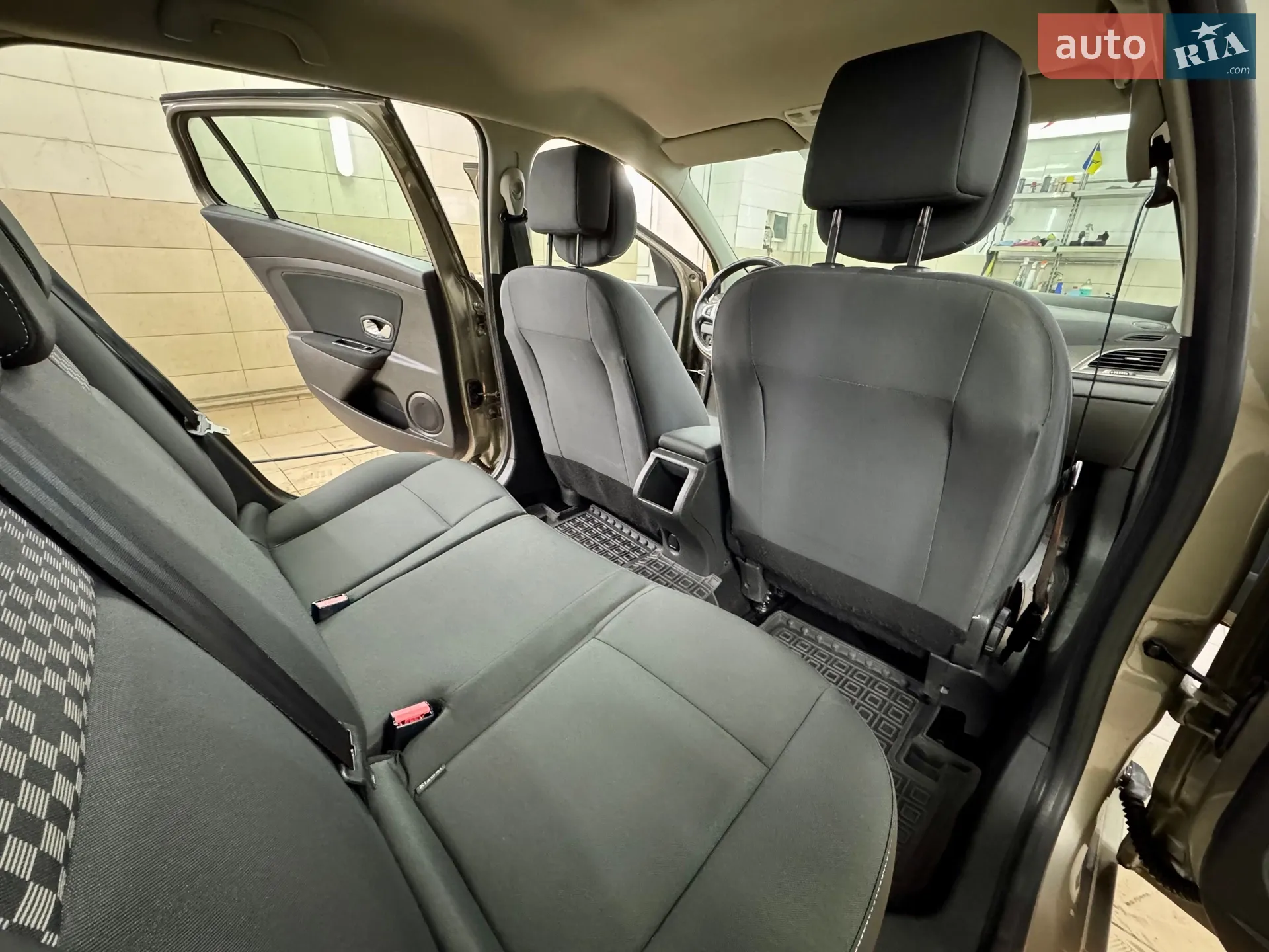 2012 Renault Megane - мініатюра 32