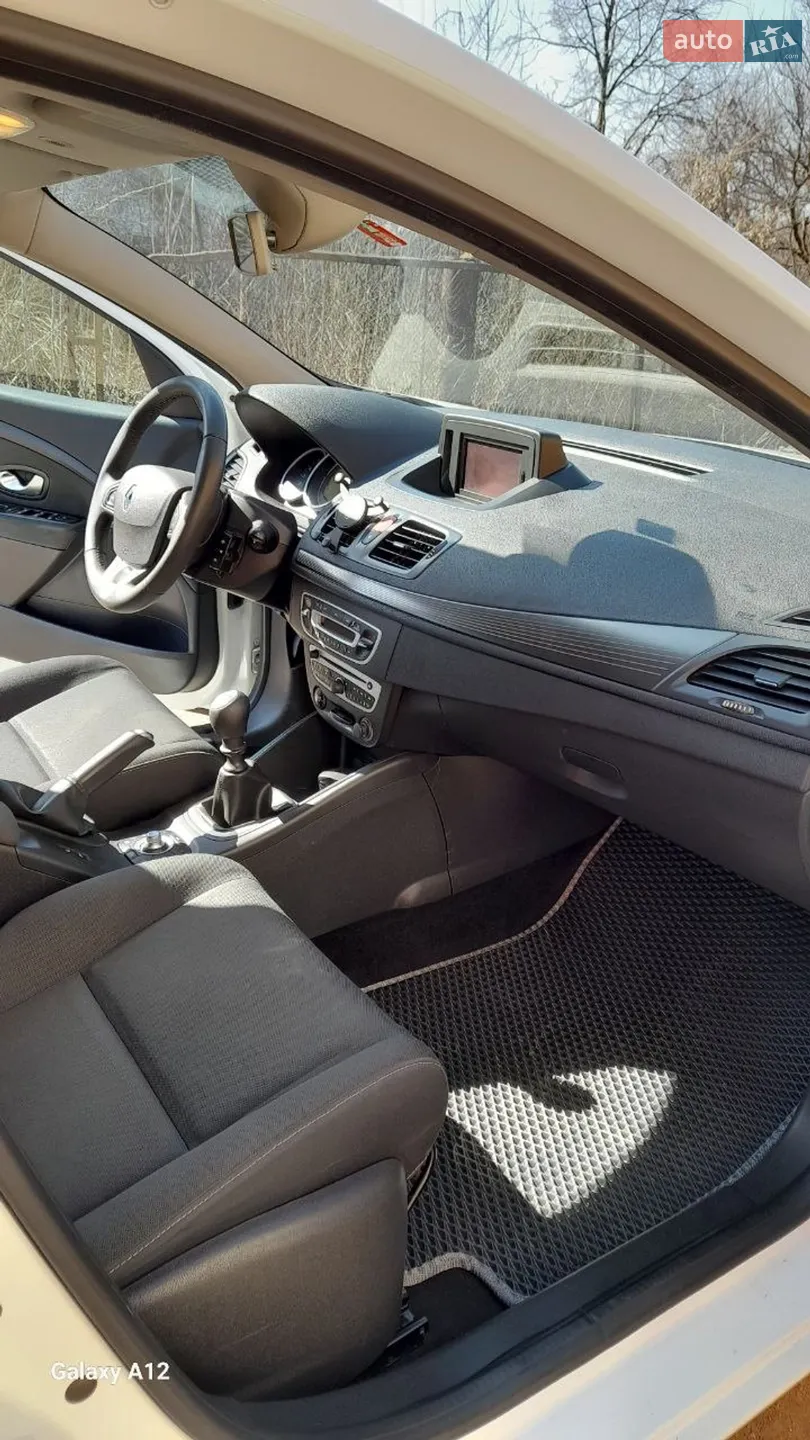 2010 Renault Megane - мініатюра 9
